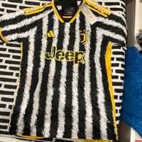 Juventus FC 2023/2024, maglia Chiesa