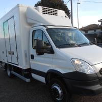 Iveco Daily 60C15 isotermico con sponda caricatric
