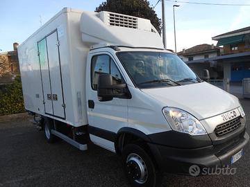 Iveco Daily 60C15 isotermico con sponda caricatric