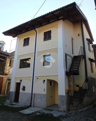 3 LOCALI A PARELLA