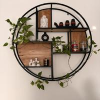 Scaffale rotondo in metallo nero e legno di mango