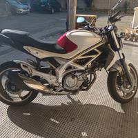 Suzuki SFV Gladius 650 - 2010
