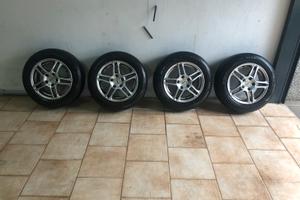 Pneumatici Goodyear 185/65 R15 con cerchi Dezent