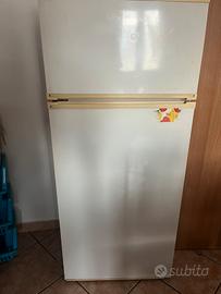 Frigorifero bianco doppia porta