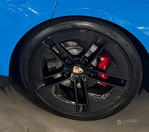 Cerchi 21’’ Porsche Exclusive Design nero lucido