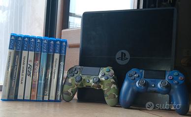 ps4 più 2 controller  più 9 giochi 