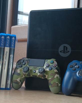 ps4 più 2 controller  più 9 giochi 