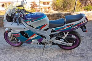 Yamaha FZR 600