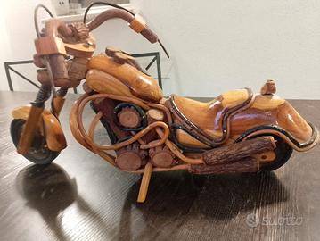 riproduzione moto in legno