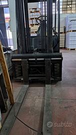 Carrello sollevatore muletto Yale