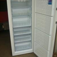 Congelatore verticale BEKO per ricambi