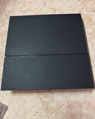 Playstation 4 + 2 giochi