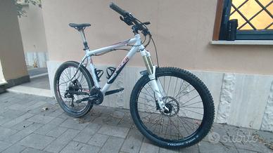 Mountain bike taglia L 