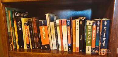  Lotto completo di circa 30 guide turistiche  🌍🌎