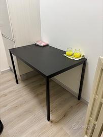 Tavolo ikea nero