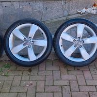 Cerchi in lega originali Audi da 18  con gomme 