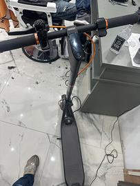 Monopattino elettrico usato