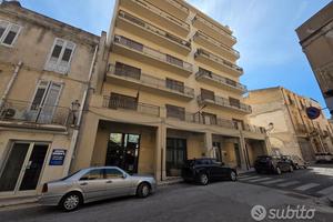 Castelvetrano prestig. app. in centro di 7,5 v