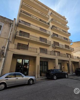 Castelvetrano prestig. app. in centro di 7,5 v