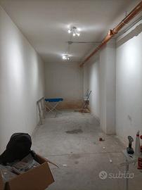 Garage Magazzino Rimessa 26 mq zona Colli Pescara