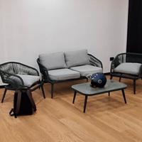 Set divano sedie e tavolino da esterno