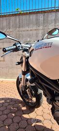 Ducati Monster 696 - 2011