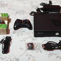 xbox360 + giochi + 2 joystick  usata pochissimo