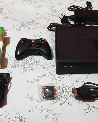 xbox360 + giochi + 2 joystick  usata pochissimo