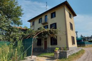 Appartamento trilocale con giardinetto