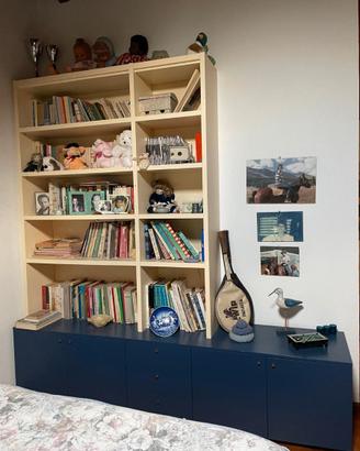 Cameretta blu / beige da letto già smontata