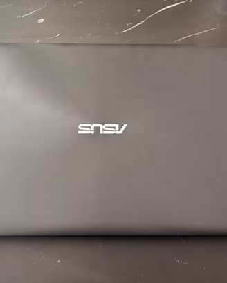 Asus - intel i3 - SSD 256gb - Win 10 - 15.6”