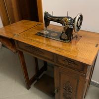 Macchina da cucire antica anno 1928