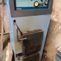 Caldaia a legna e carbone