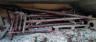 Puntelli in ferro per edilizia