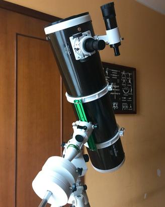 Telescopio Skywatcher Explorer 200P EQ5