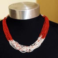 collana in perline colorate vintage