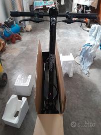 Monopattino elettrico ducati