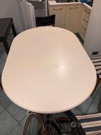 Tavolo da esterni legno laccato bianco