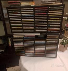 Musica. CD. Set piu di 150 dischi. + 2 porta CD. 