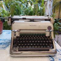 macchina da scrivere vintage 