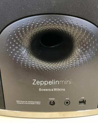Bowers & Wilkins zeppelin mini speaker docking