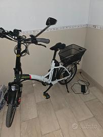 Bici pieghevold pedalata assistita