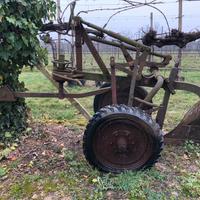 Aratro carrellato d’epoca