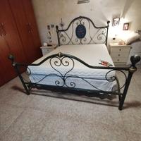 testata e e pediera letto matrimoniale ferro