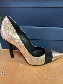 décolleté con punta