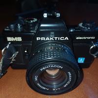 Macchina fotografica reflex pellicola 