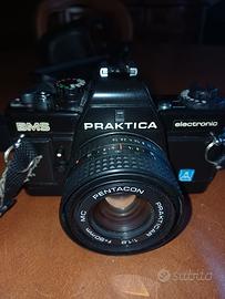 Macchina fotografica reflex pellicola 