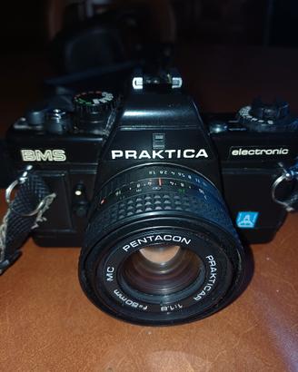 Macchina fotografica reflex pellicola 