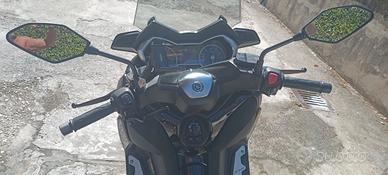 scooter Yamaha xmax iron 400