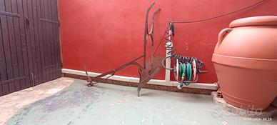 aratro per arredo giardino